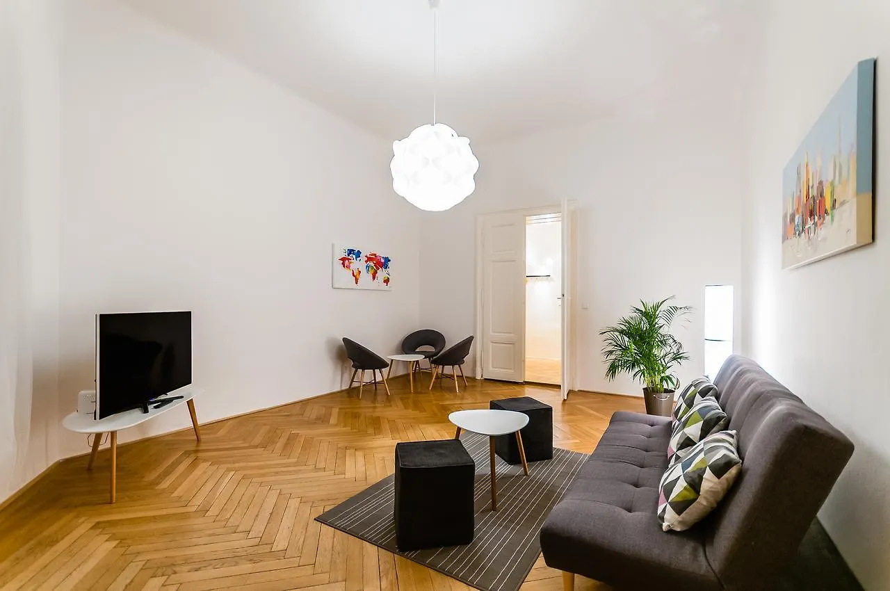 ברנו Square Apartments